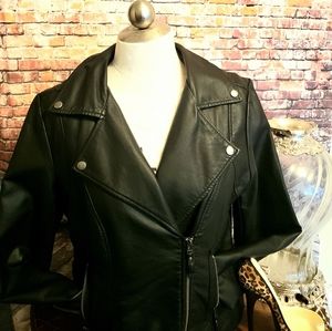 SOLD🦚Max studio leather jacket